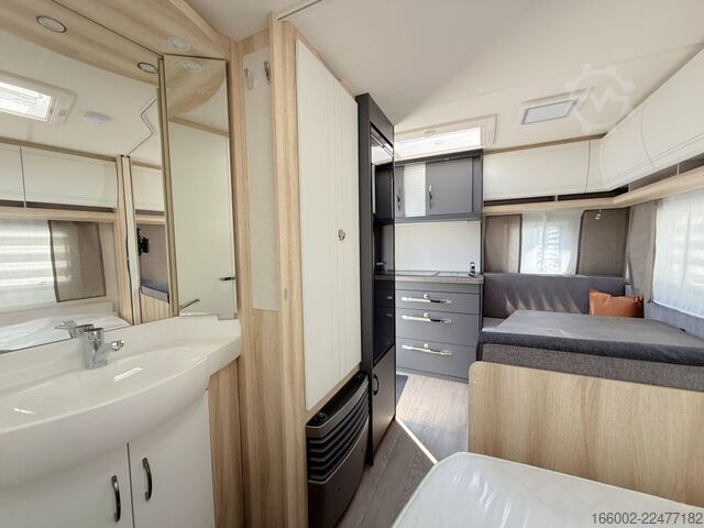 Campingvogn HOBBY De Luxe 400 SFe Modelljahr 2027 ausgestellt!