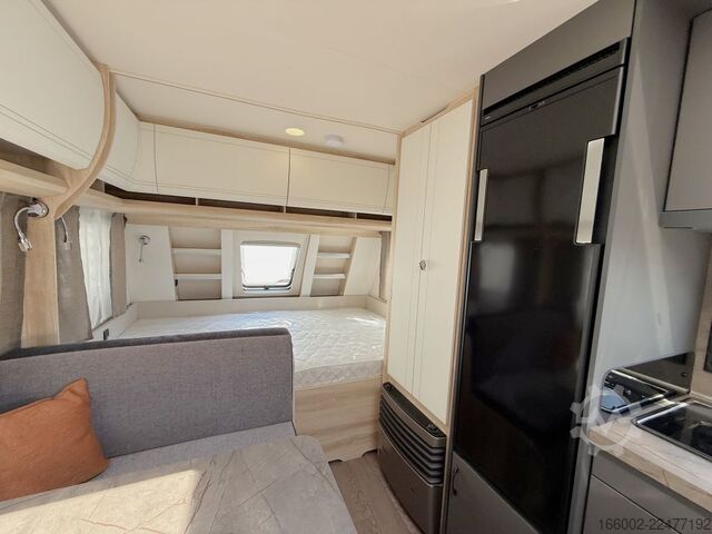 Campingvogn HOBBY De Luxe 490 KMF Modelljahr 2027 ausgestellt!