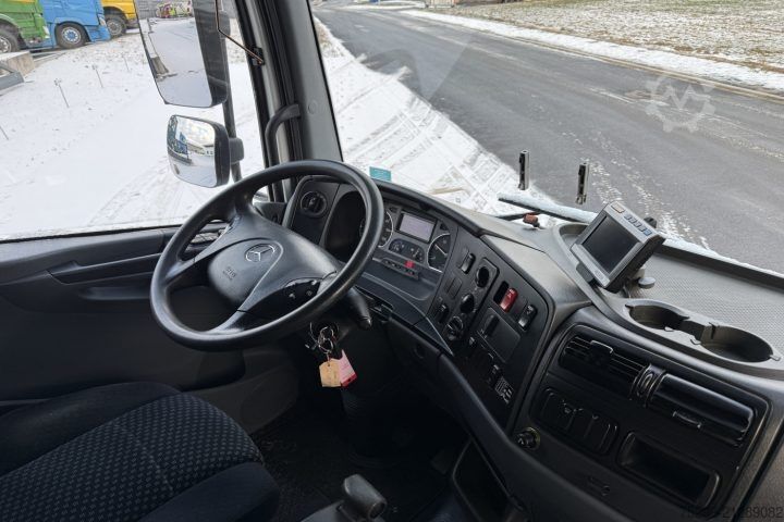 Koelwagen Mercedes-Benz Atego 1022 4x2 Kühlkoffer+HB / Swiss-Vehicle