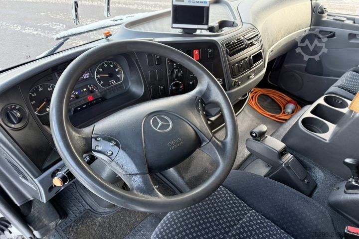 Koelwagen Mercedes-Benz Atego 1022 4x2 Kühlkoffer+HB / Swiss-Vehicle