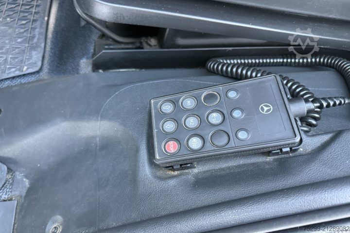 Koelwagen Mercedes-Benz Atego 1022 4x2 Kühlkoffer+HB / Swiss-Vehicle