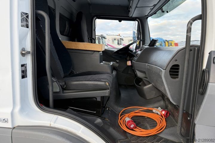 Koelwagen Mercedes-Benz Atego 1022 4x2 Kühlkoffer+HB / Swiss-Vehicle