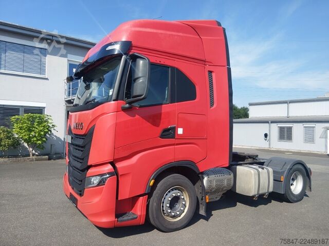 Standardni tegljač Iveco S-Way AS 440 S 49 T/FP Standklima Navi
