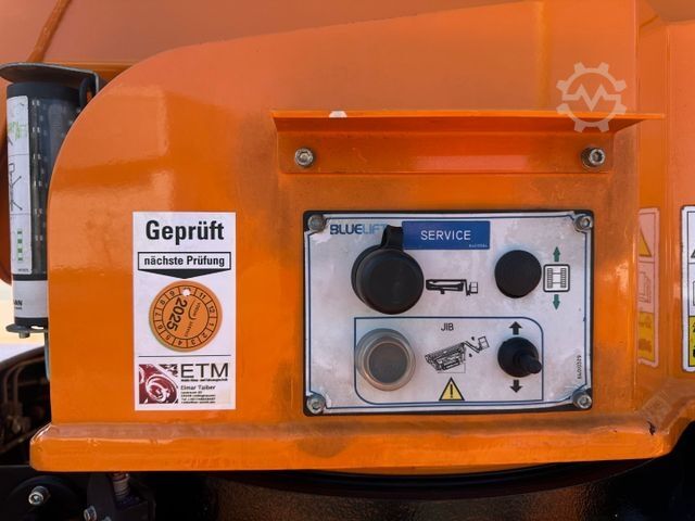 Hoogwerker vrachtwagen MERCEDES-BENZ Rutmann SA 26 / Raupenbühne / Funk