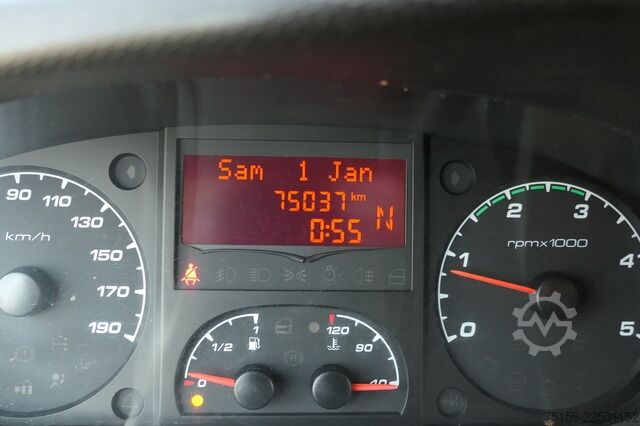 Skåpbil iveco Daily 35 S11 C30C AUTOMATIK KAMERA Regale LUFT DURCHGANG EURO-5 CoC