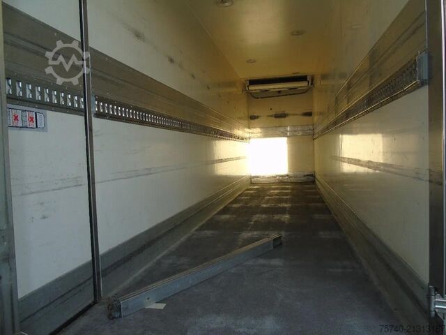 Refrigerated/freezer transport Scania P230 + carrier supra 950 + euro 5 + lift