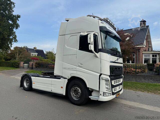 Standard-SZM Volvo FH 460 Globetrotter XL. Hydrauliek.  Side skirts