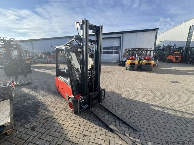 Electric 3-wheel forklift Linde E20L-02