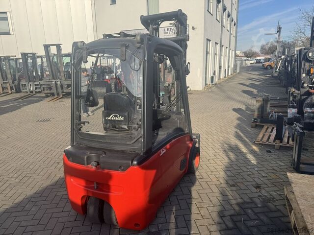 Electric 3-wheel forklift Linde E20L-02