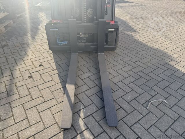 Electric 3-wheel forklift Linde E20L-02