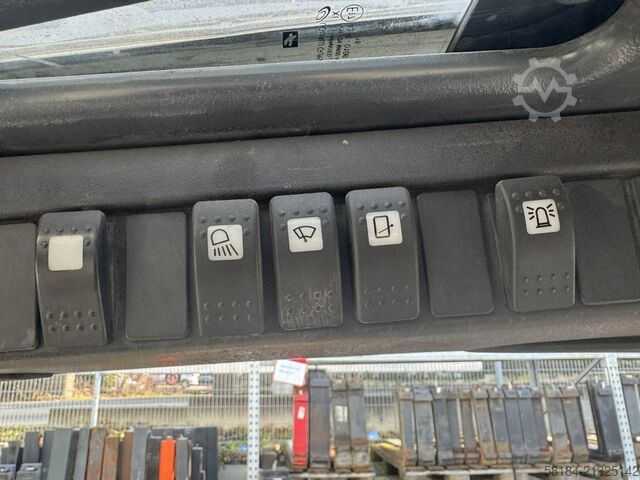 Electric 3-wheel forklift Linde E20L-02