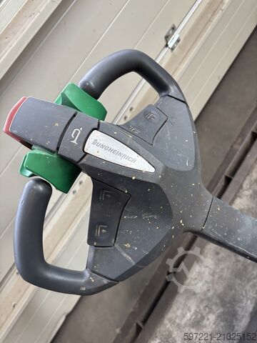 Elektrické paletové vozíky Jungheinrich EJE 225