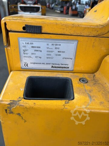 Elektrické paletové vozíky Jungheinrich EJE 225