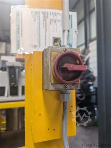 Kolomzwenkkraan DEMAG SDK 250