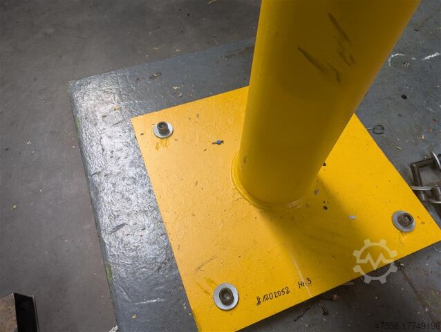 Kolomzwenkkraan DEMAG SDK 250