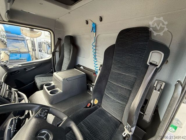 Autocamion cu caroserie tip cutie MERCEDES-BENZ ATEGO 1524 L Koffer 6,1 m LBW BÄR 1,5 T*NL 7,9 T