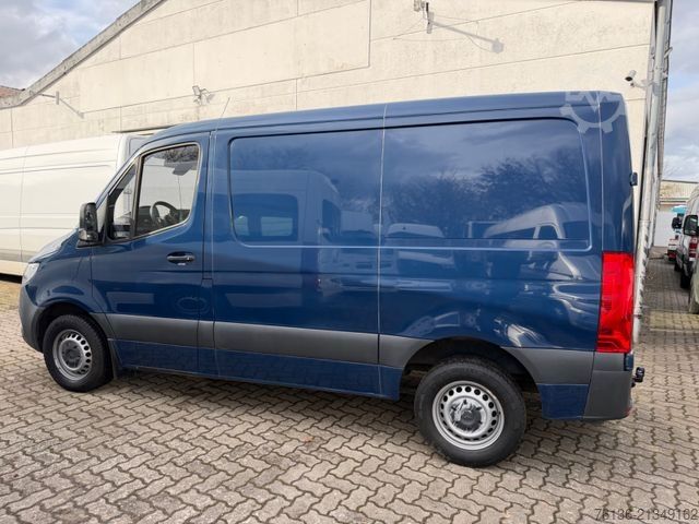 Skåpbil MERCEDES-BENZ Sprinter 211 CDI Automatik Standheizung L1H1 AHK