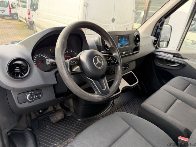 Skåpbil MERCEDES-BENZ Sprinter 211 CDI Automatik Standheizung L1H1 AHK