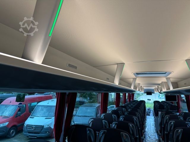 Långfärdsbuss MAN Lions Coach R08 63 Sitze 3-Achsen 13.8m