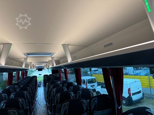 Långfärdsbuss MAN Lions Coach R08 63 Sitze 3-Achsen 13.8m