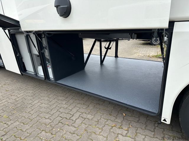 Långfärdsbuss MAN Lions Coach R08 63 Sitze 3-Achsen 13.8m