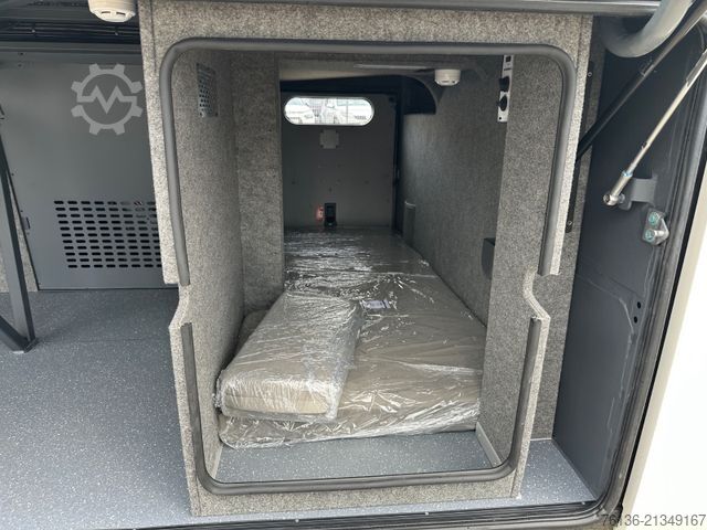 Långfärdsbuss MAN Lions Coach R08 63 Sitze 3-Achsen 13.8m