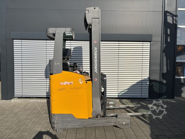 Retrakční vozíky Jungheinrich ETV 216