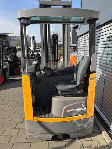 Retrakční vozíky Jungheinrich ETV 216