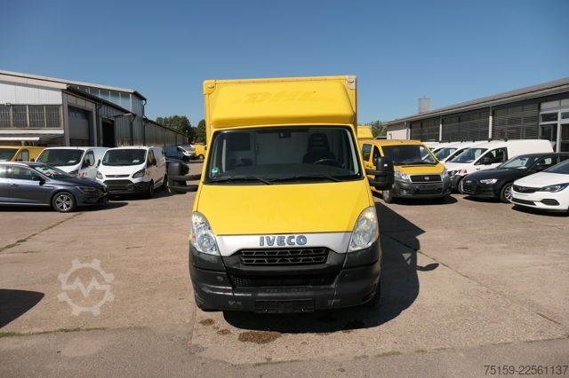 Vrachtwagen met bakwagen iveco Daily 35 S11 C30C AUTOMATIK KAMERA Regale LUFT DURCHGANG EURO-5 CoC