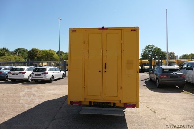 Vrachtwagen met bakwagen iveco Daily 35 S11 C30C AUTOMATIK KAMERA Regale LUFT DURCHGANG EURO-5 CoC
