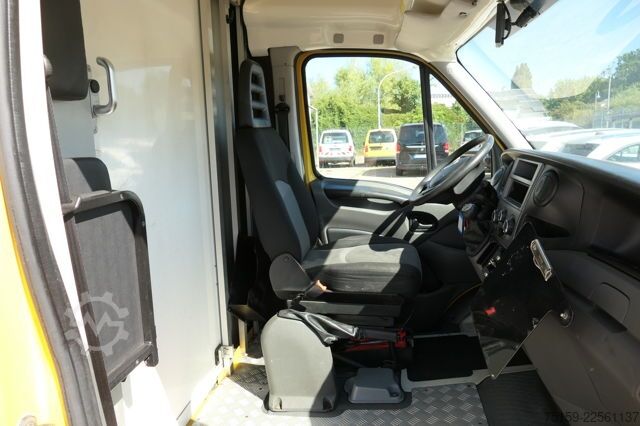 Vrachtwagen met bakwagen iveco Daily 35 S11 C30C AUTOMATIK KAMERA Regale LUFT DURCHGANG EURO-5 CoC