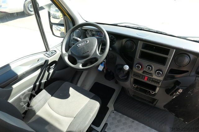 Vrachtwagen met bakwagen iveco Daily 35 S11 C30C AUTOMATIK KAMERA Regale LUFT DURCHGANG EURO-5 CoC