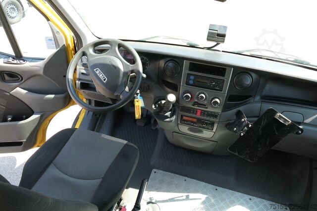 Vrachtwagen met bakwagen iveco Daily 50C15 COC