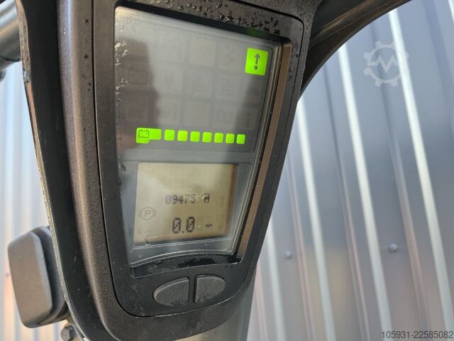 Electric 3-wheel forklift Linde E14-01