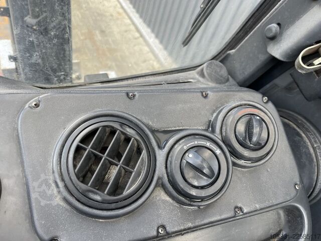 Electric 4-wheel forklift Linde E40HL-01/600