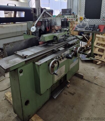 Rectifieuse cylindrique TOS BUAJ 28