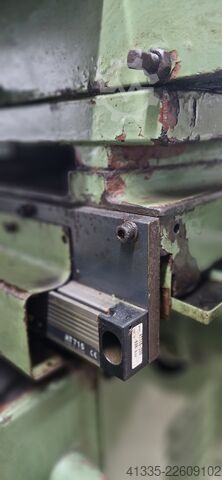 Rectifieuse cylindrique TOS BUAJ 28