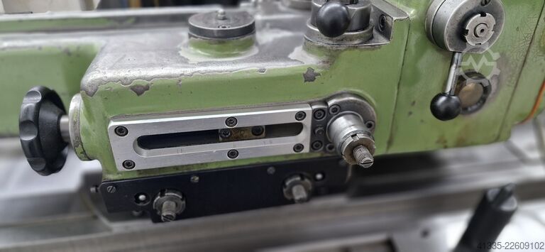 Rectifieuse cylindrique TOS BUAJ 28