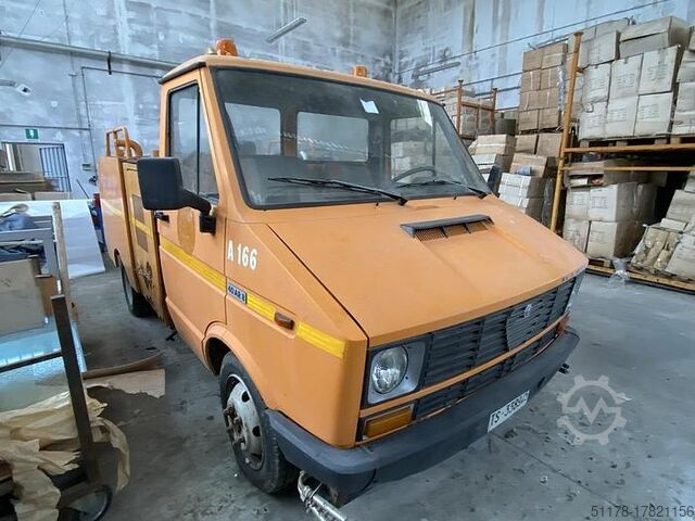Alfa Lancia 40AR8 Självvattningsmaskin 33 140 km Alfa Lancia 40AR8