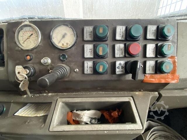 Alfa Lancia 40AR8 Mašina za samostalno zalivanje Km. 33.140 Alfa Lancia 40AR8