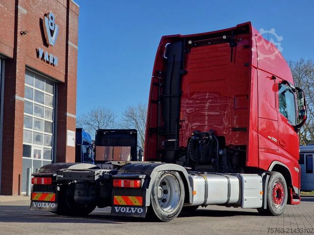 Volume SCM Volvo FH 13.500 Globetrotter XL - Low deck - I save -...