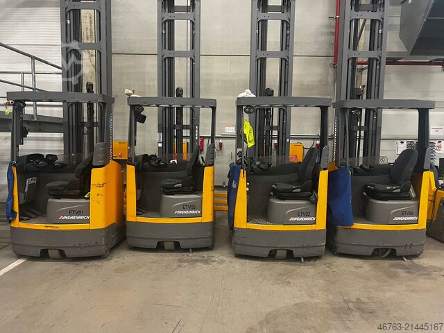 Empilhador retrátil 1,8 t. Jungheinrich ETV 318