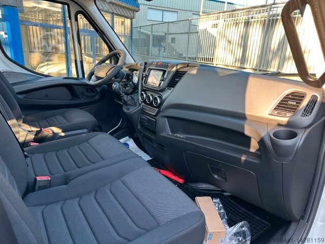 Bugsering IVECO 72C18 Schiebeplateau / Hubbrille/