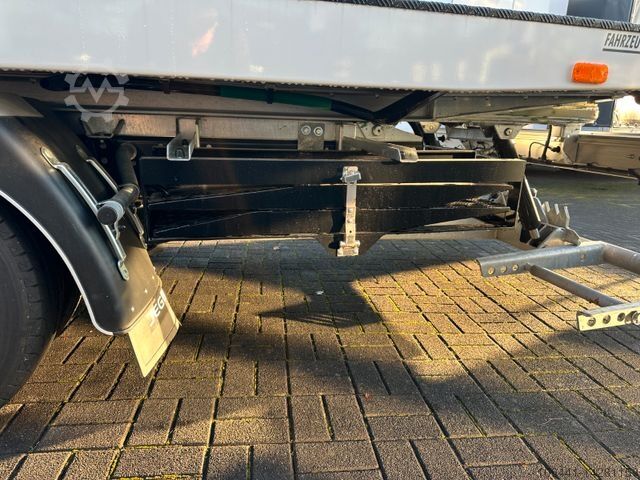 Bugsering IVECO 72C18 Schiebeplateau / Hubbrille/