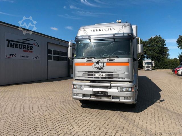 Kreaturvogn IVECO 18310 Horsetruck 6-7 Pferde Woh. + Kutschenahän