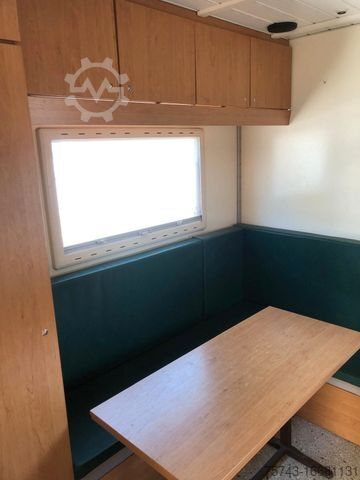 Kreaturvogn IVECO 18310 Horsetruck 6-7 Pferde Woh. + Kutschenahän