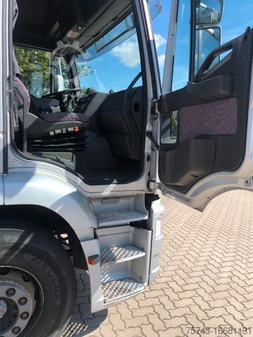 Kreaturvogn IVECO 18310 Horsetruck 6-7 Pferde Woh. + Kutschenahän