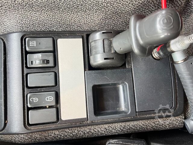 Box body Volvo FE 250 4X2 E6 / SLEEPERCAB / AIRCO / STANDKACH...