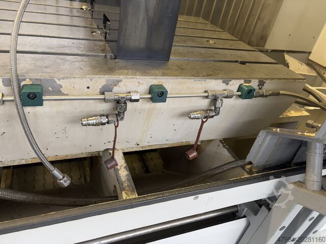 Reizende kolom freesmachine AXA VSC 3-3500-S/E
