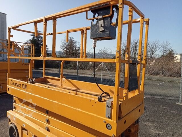 Mesa elevadora de tijera Haulotte COMPACT 10N